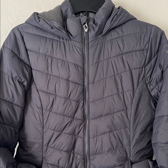 Like New! SPYDER Women's L BOUNDLESS LONG Insulated Hooded Gray Puffer Jacket XL - Picture 5 of 15